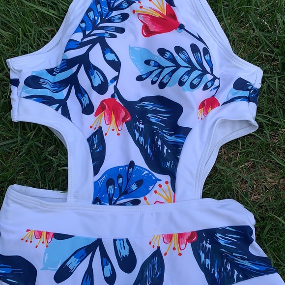 One-Piece Bathing Suit - Picture 8 of 12